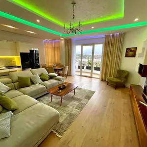 https://queens-luxury-apartments-lake.hotels-in-tirana.com